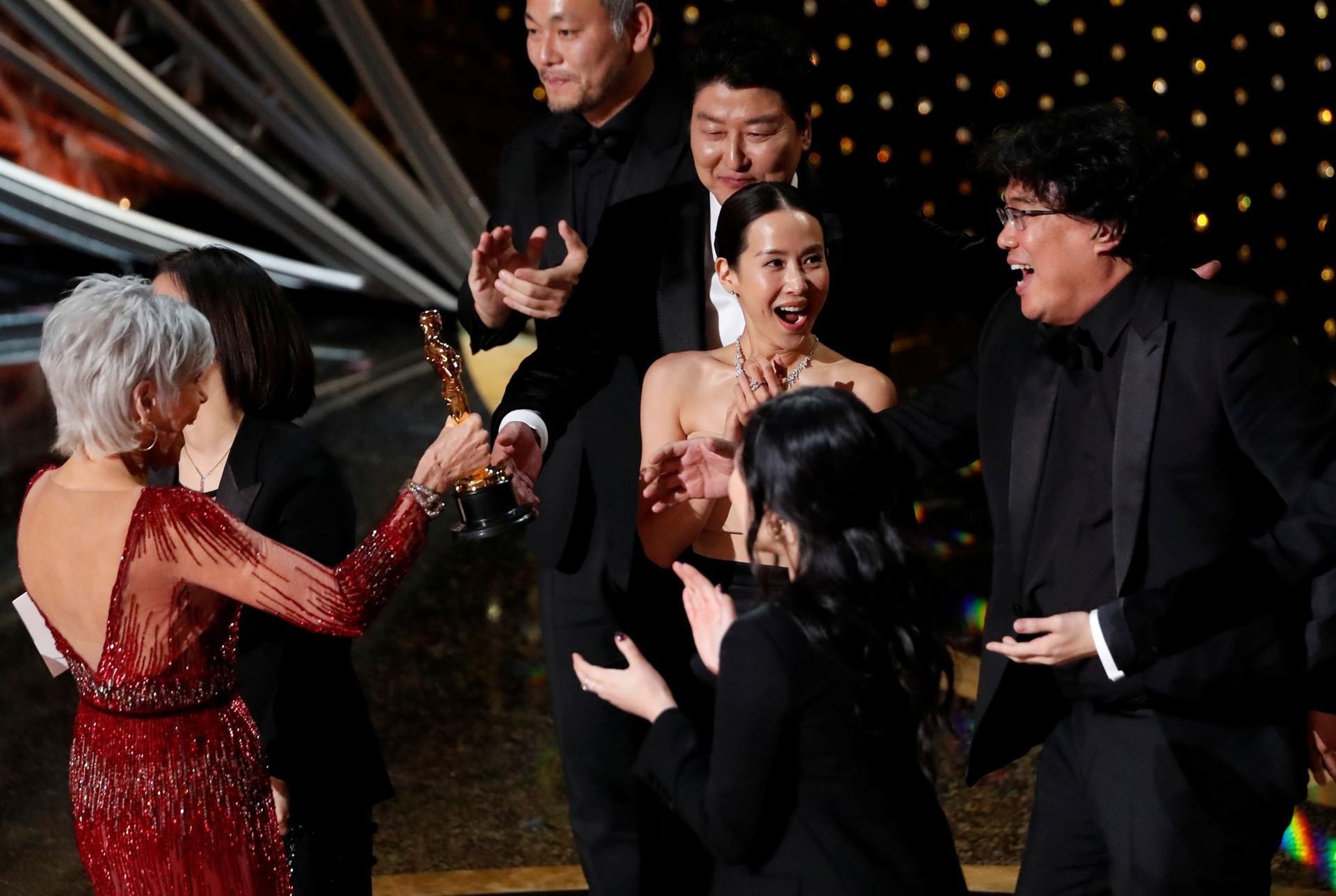 Parasite makes Oscars history with stunning best picture win