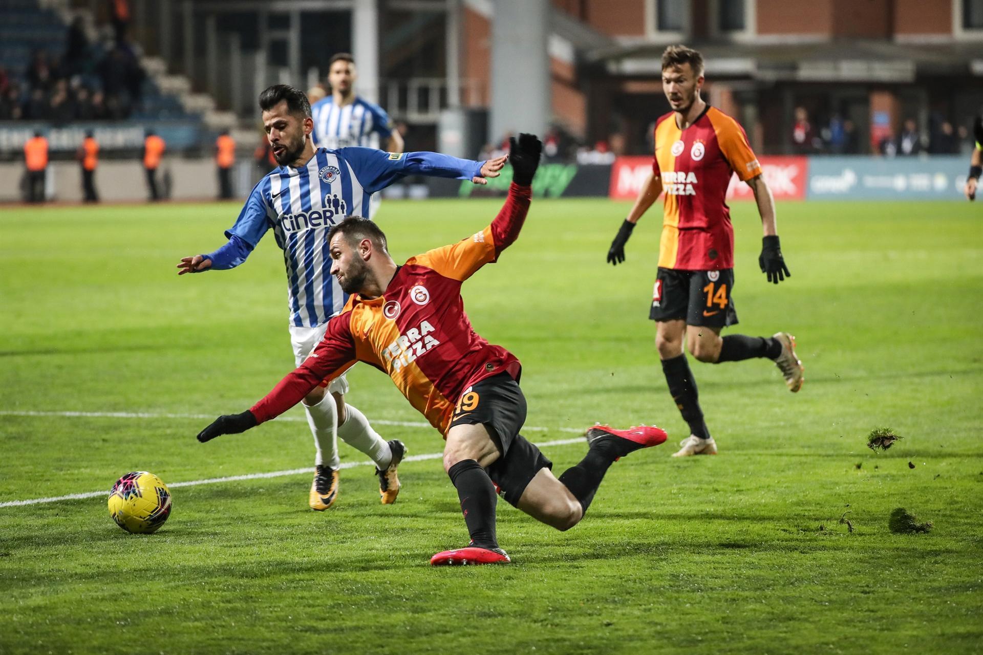 Galatasaray wins to climb up in league standings