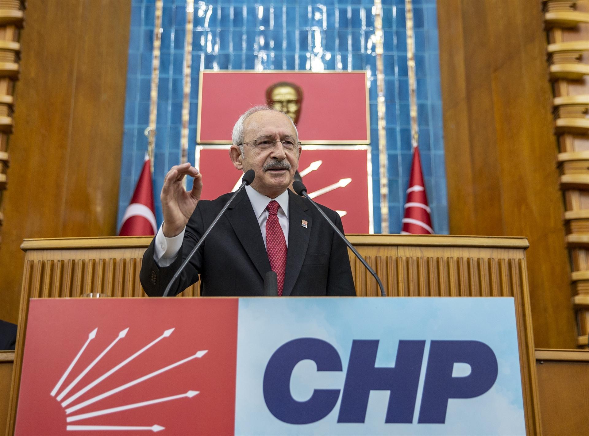 CHP leader criticizes gov’t over FETÖ