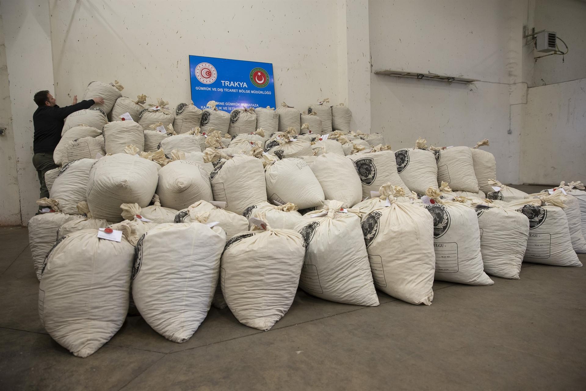 Turkey seizes record 2 tons of marijuana at border gate