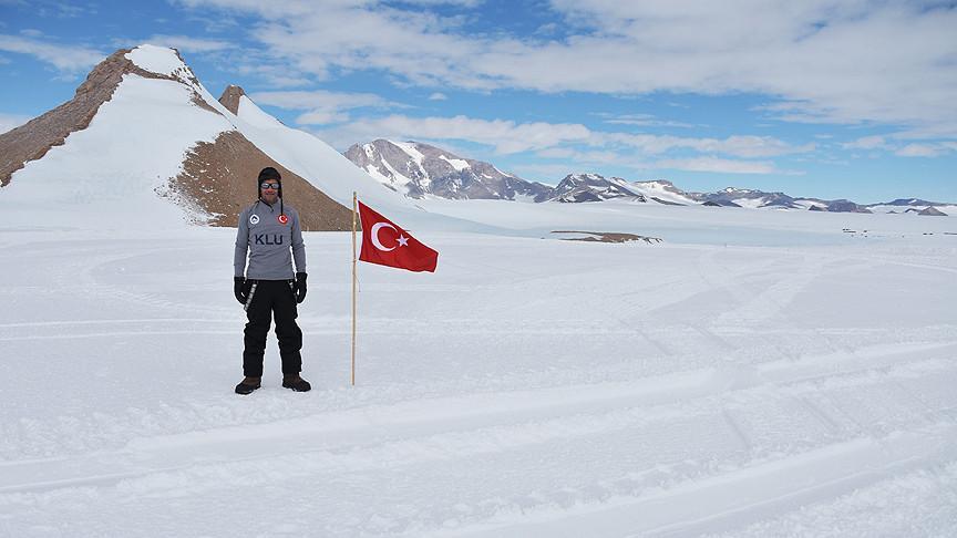 Antarctica: Turkish scholar collects 10,000 meteoroids