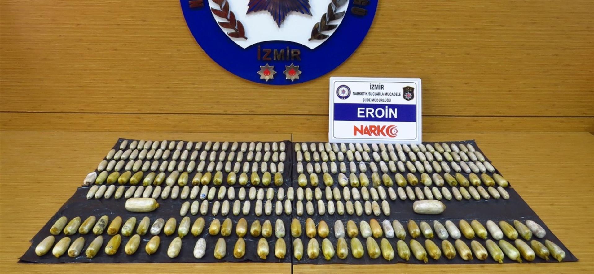 Iranian suspects hiding drugs in stomachs detained at İzmir airport