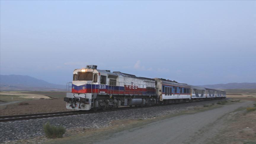 Turkey suspends railway services to Iran over coronavirus concerns