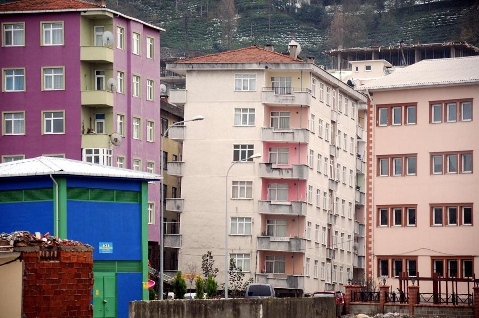 Buildings resembling ‘Leaning Tower of Pisa’ in Turkey’s Rize stir fear