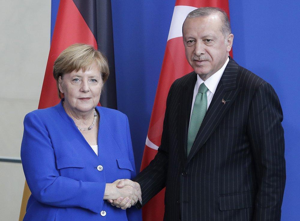 Erdoğan, Merkel discuss Syria, refugees