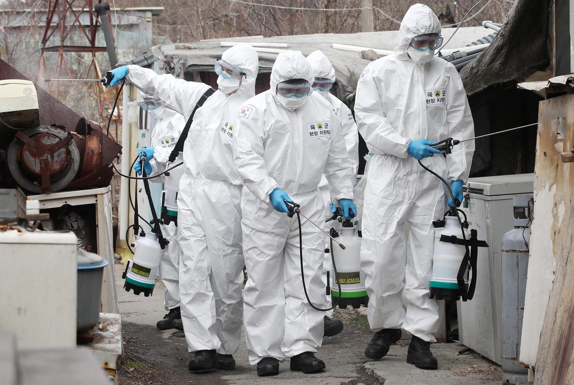 China urges overseas Chinese to stay away as imported virus cases rise