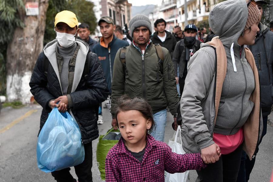 Turkey deploys 1,000 police at Greek border to stem push-back of migrants