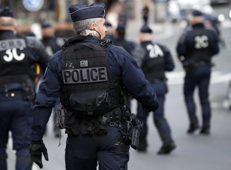 Gunman opens fire in Paris mosque, wounding one