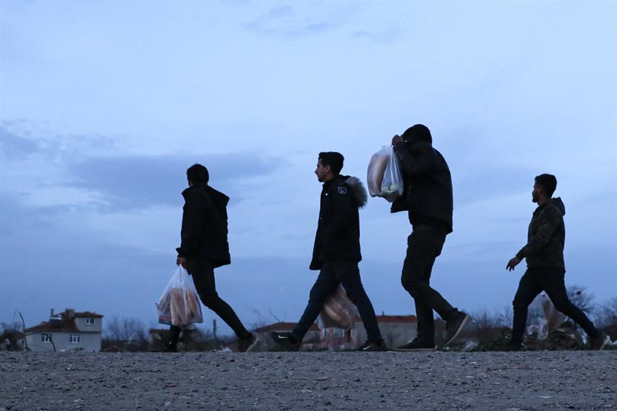 Erdoğan to hold talks with EU officials in bid to revise migrant deal