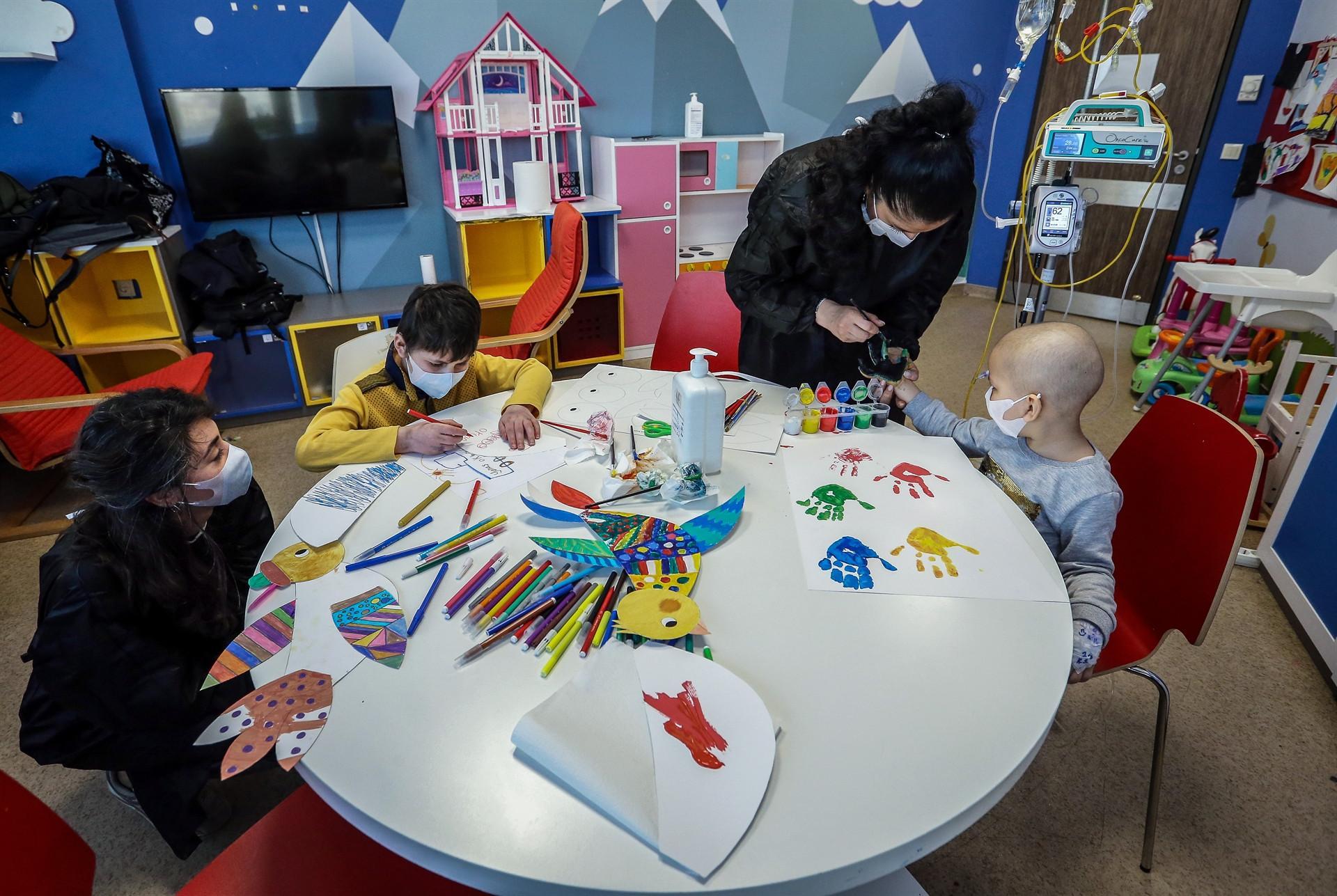 Children battling cancer boost their spirits in hospital’s playrooms
