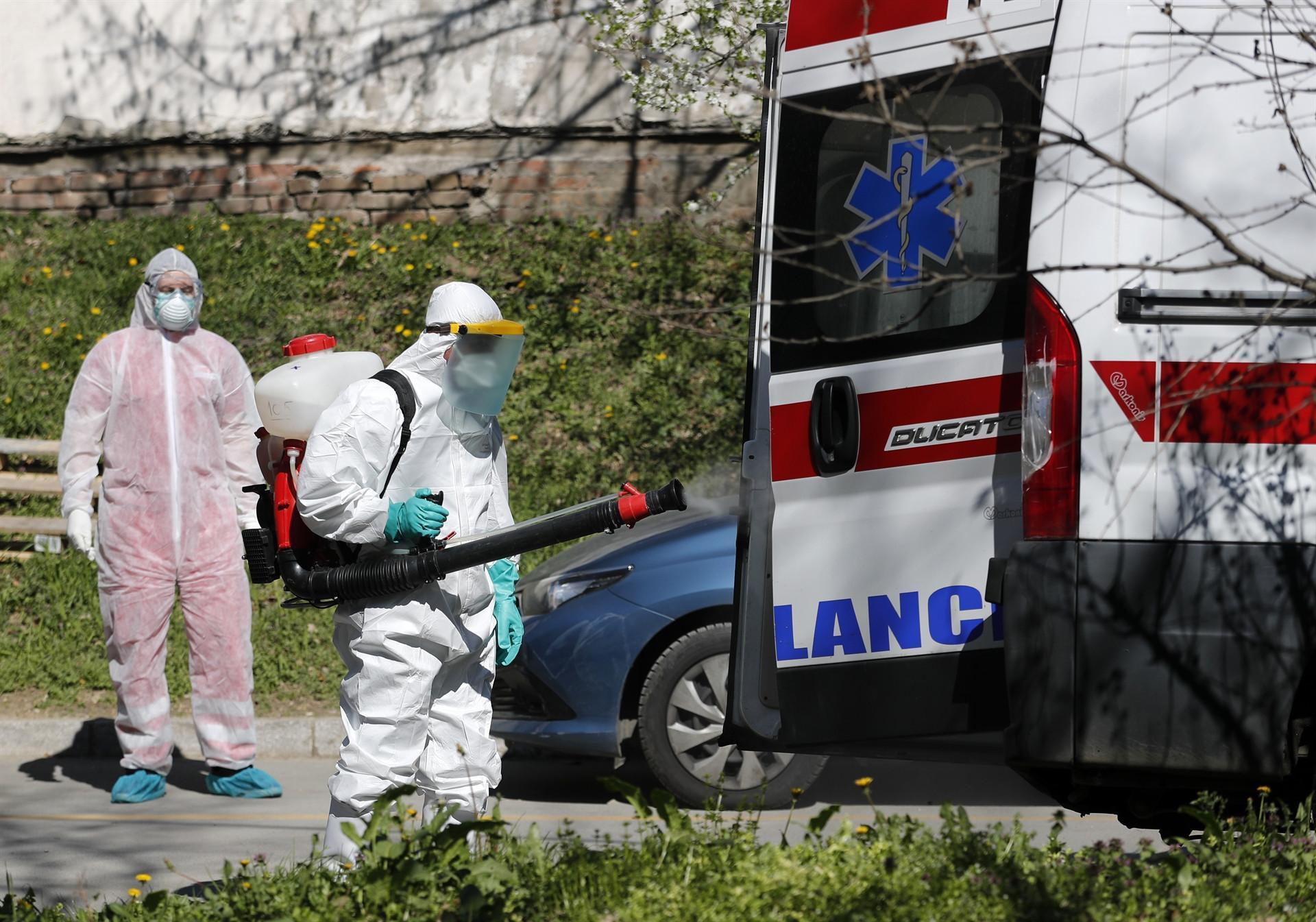 Latest on the coronavirus: Deaths pass 6,500 worldwide