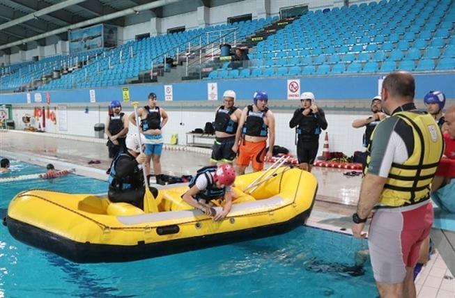 Local people run search and rescue team in Turkey’s Kayseri