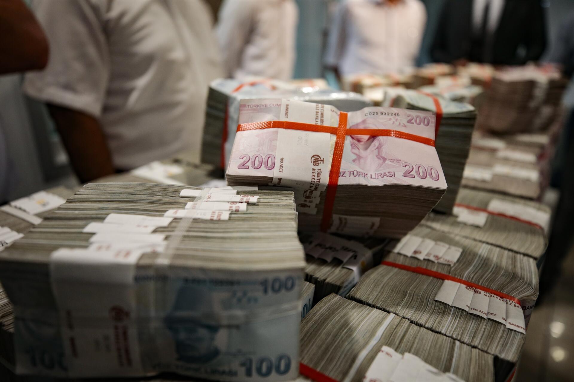 Central government gross debt stock at $225.8 bln