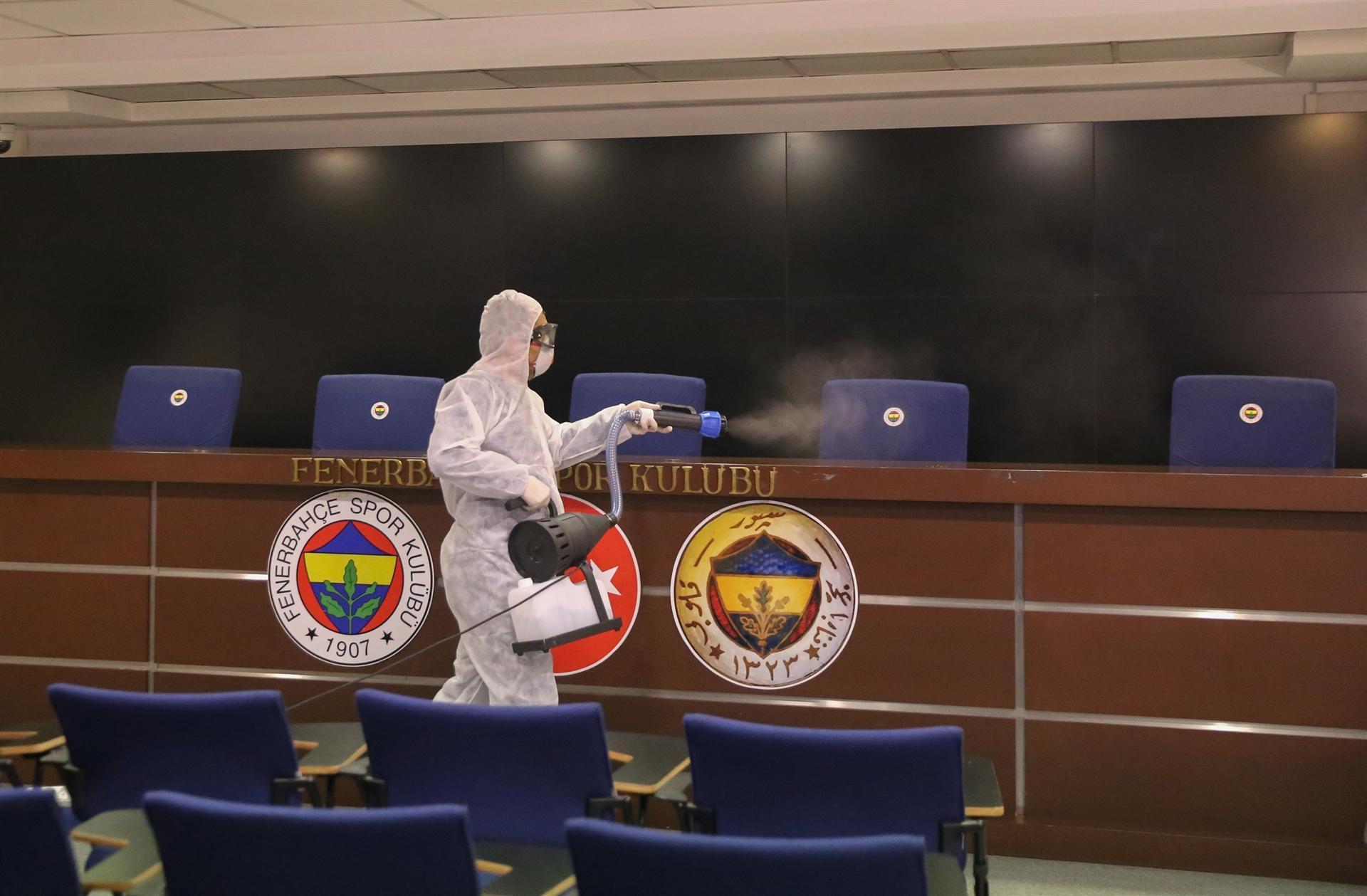 Fenerbahçe Beko players show signs of virus