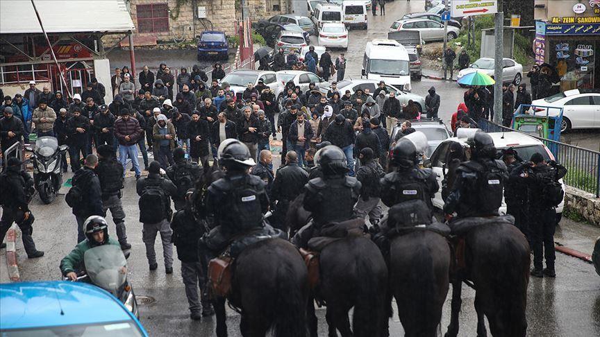 Israeli forces open fire, killing Palestinian throwing rocks