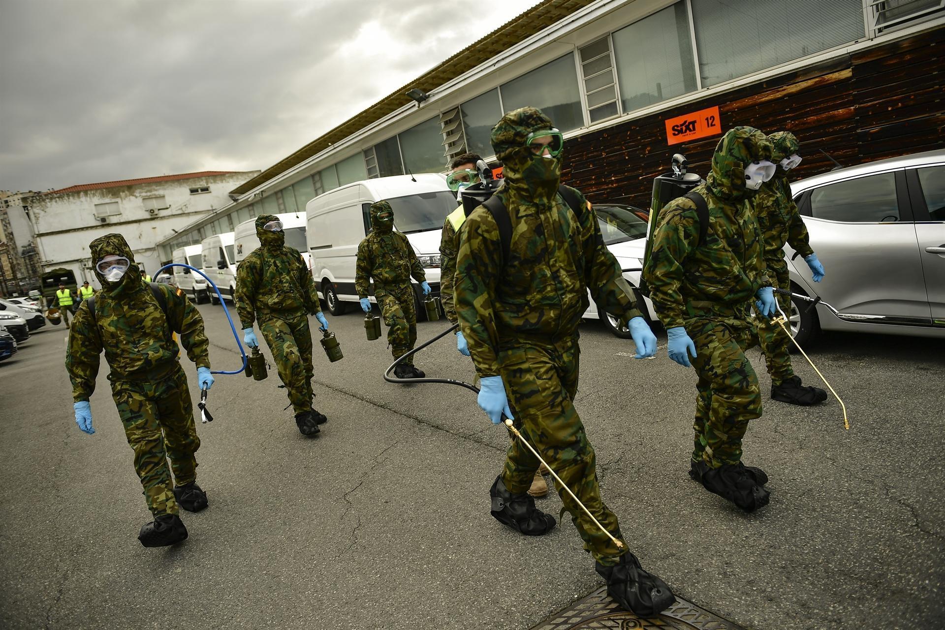 Spanish soldiers find bodies in retirement homes