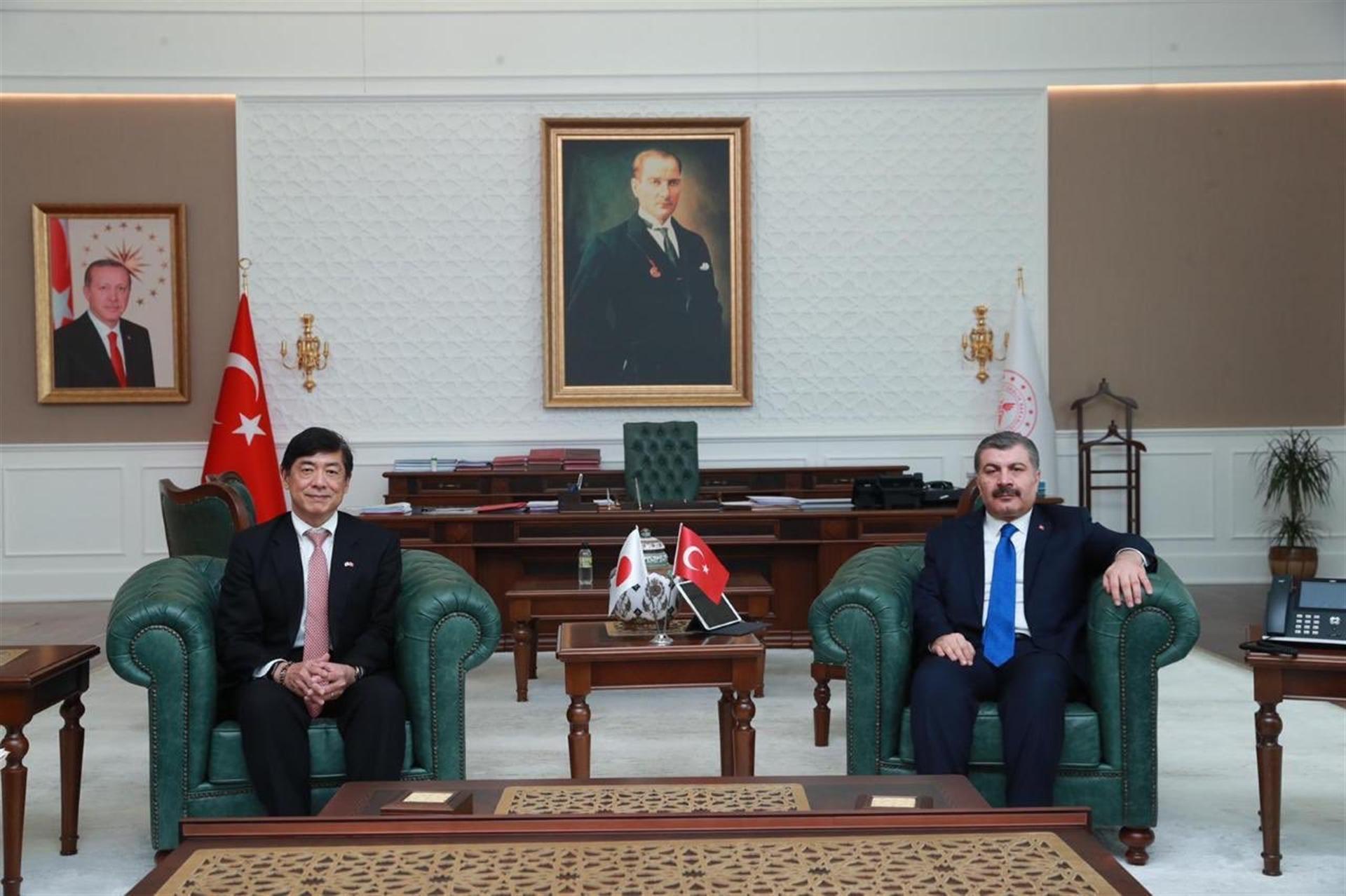 Health minister discusses COVID-19 efforts with Japanese envoy