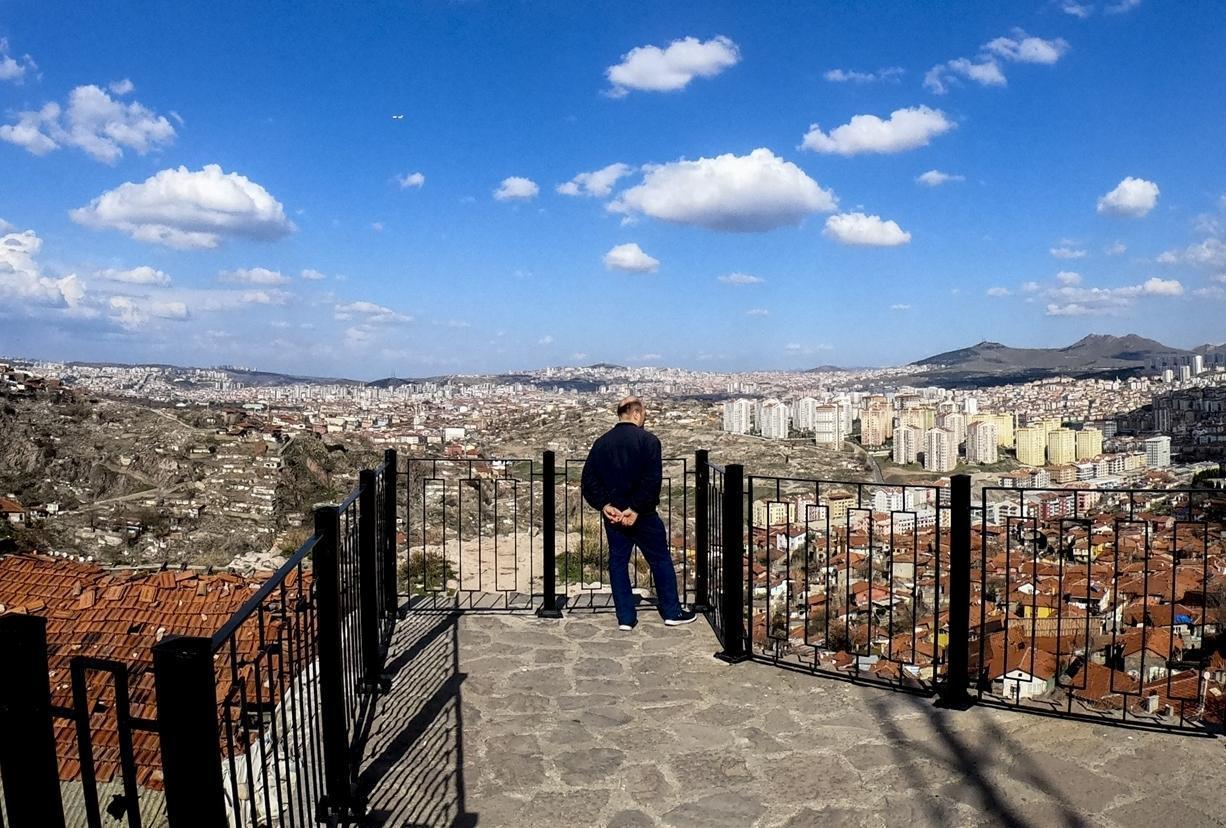 80 pct of life stopped in Turkey due to outbreak, says interior minister