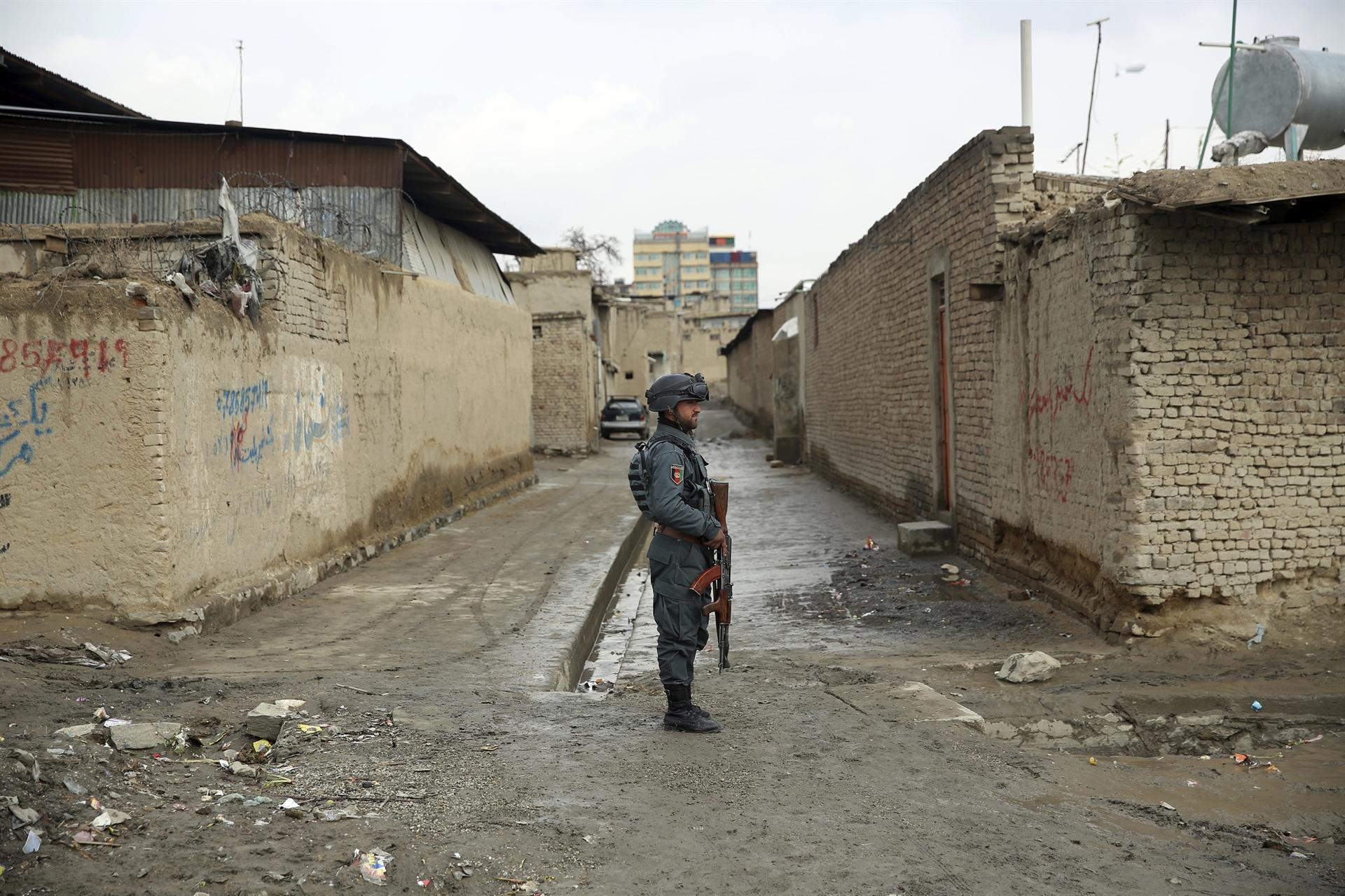Afghan government selects negotiators for talks with Taliban