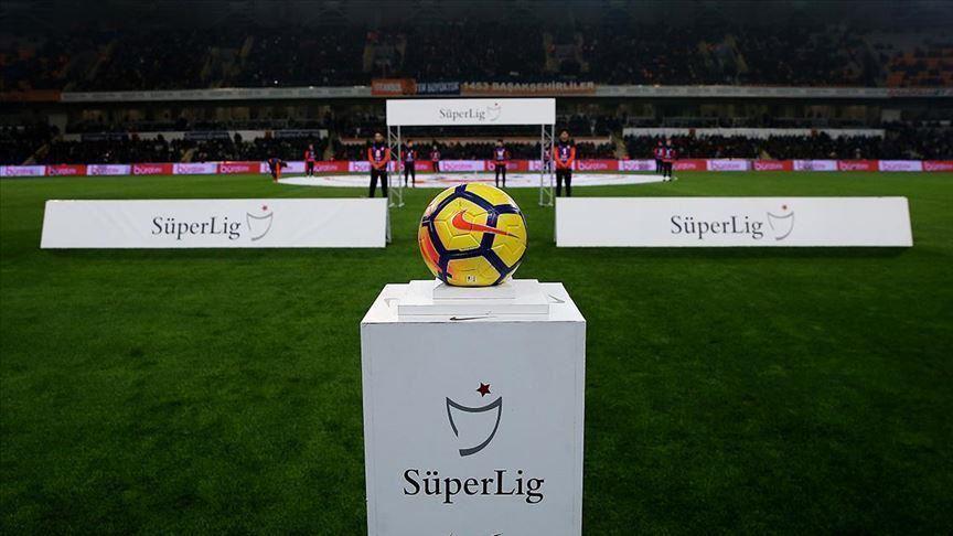 Turkish football clubs seek 30 percent pay cut