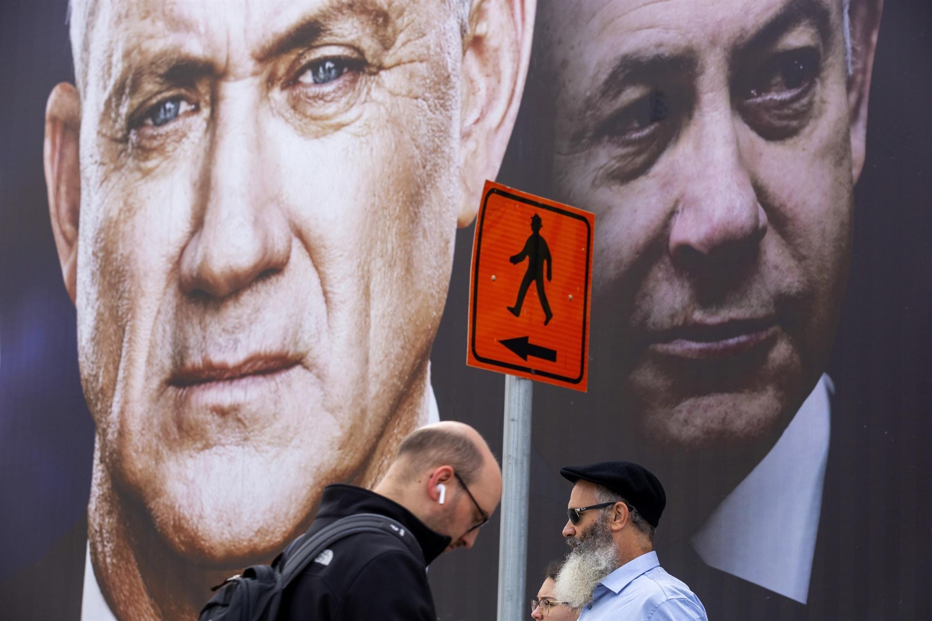 Netanyahu and rival Gantz clinch Israel power-sharing deal