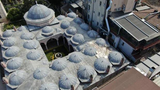 Historical Istanbul mosque robbed by thieves