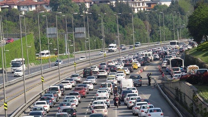Spike in Istanbul traffic worries health minister