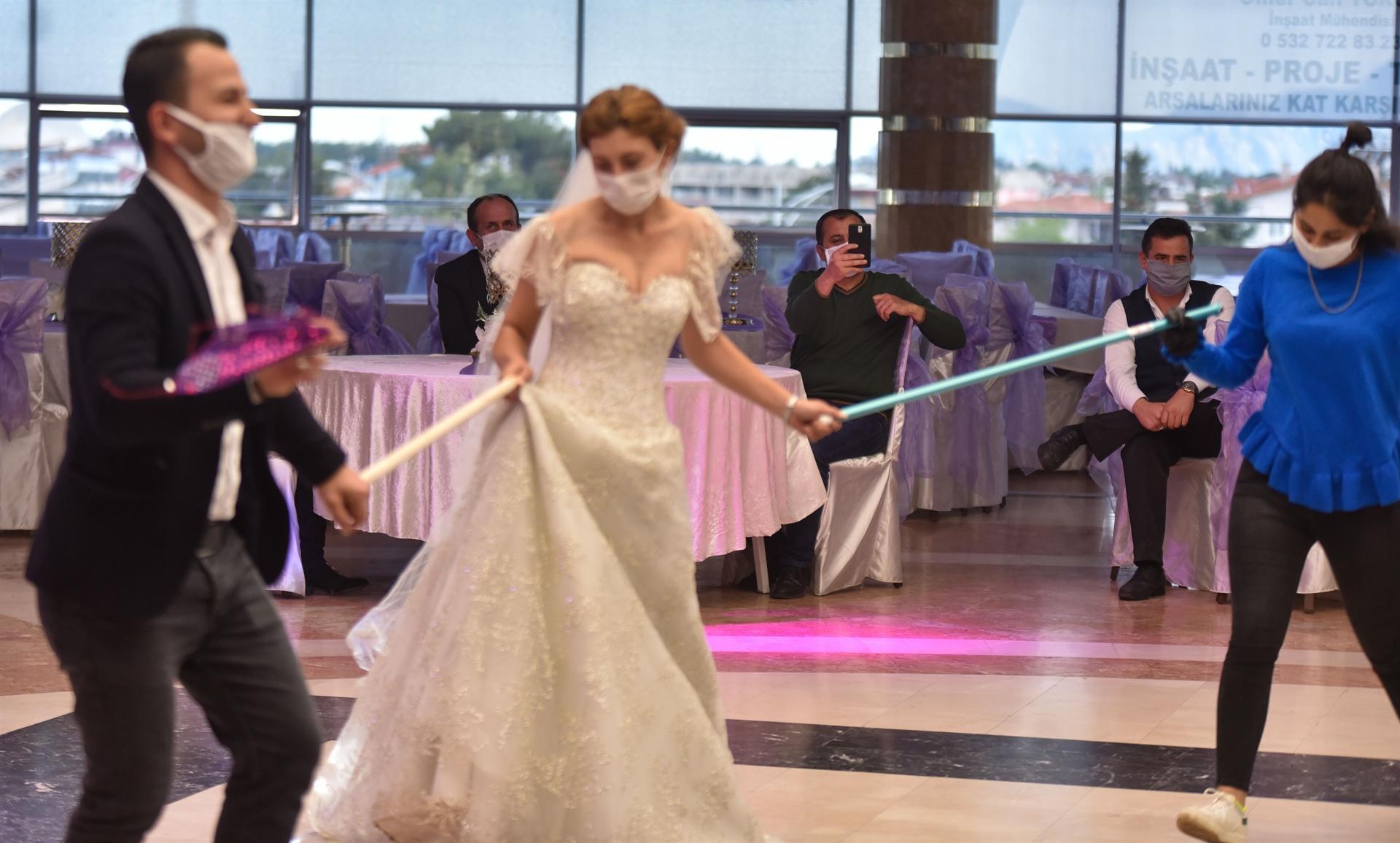 Traditional halay dances at weddings to be performed with sticks