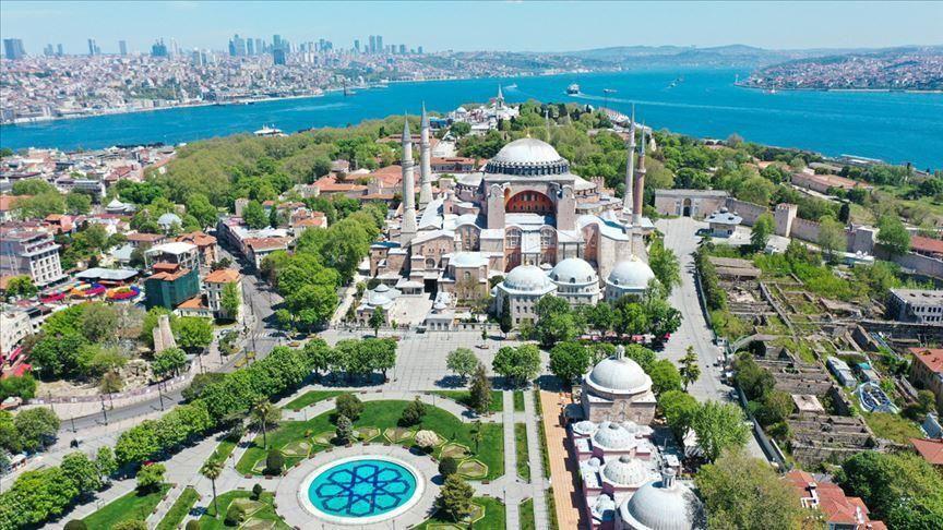 Istanbul stands out as an example in fight against COVID-19