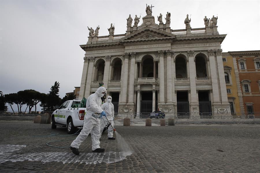 Italy to reopen borders for EU tourists in early June