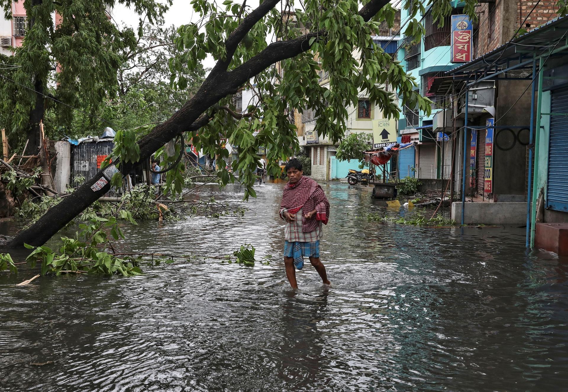 Cyclone left deaths, much destruction in India, Bangladesh