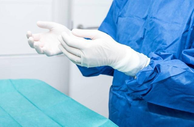 Virus outbreak upends family life for Turkish nurse