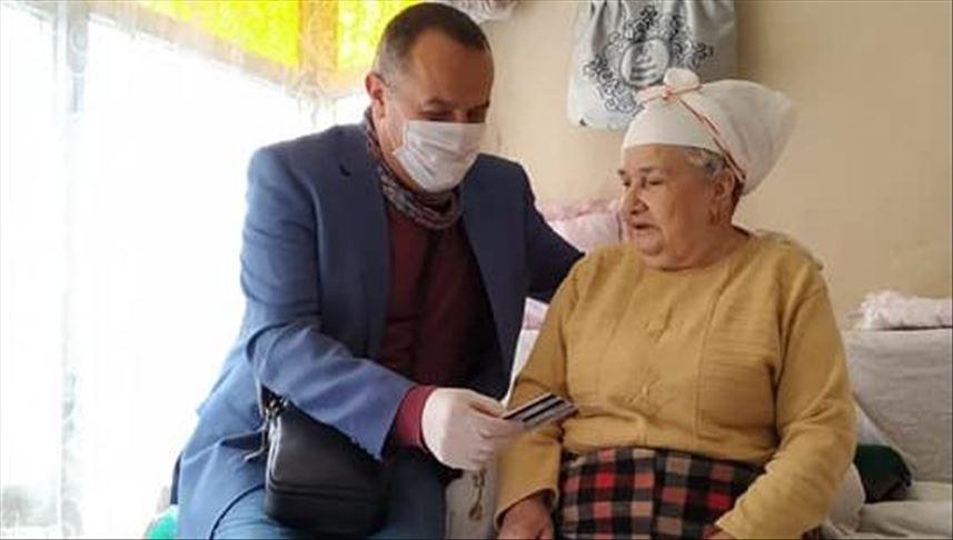Preacher powers through pandemic by helping others