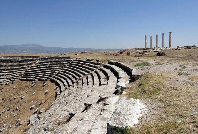 Ancient theater to host art lovers again
