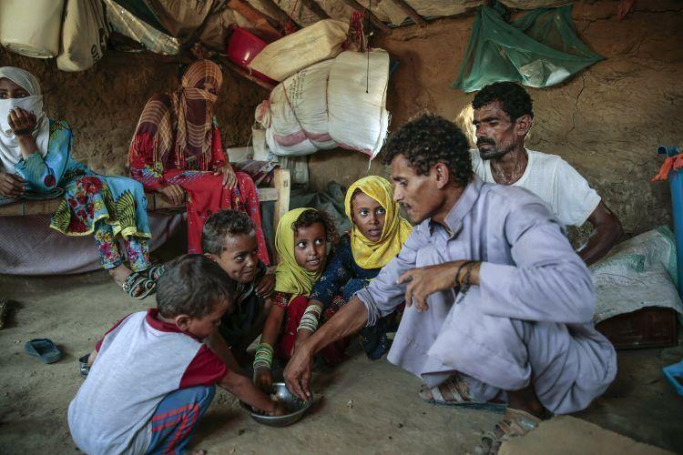 UN forced to cut aid to Yemen, even as virus increases need