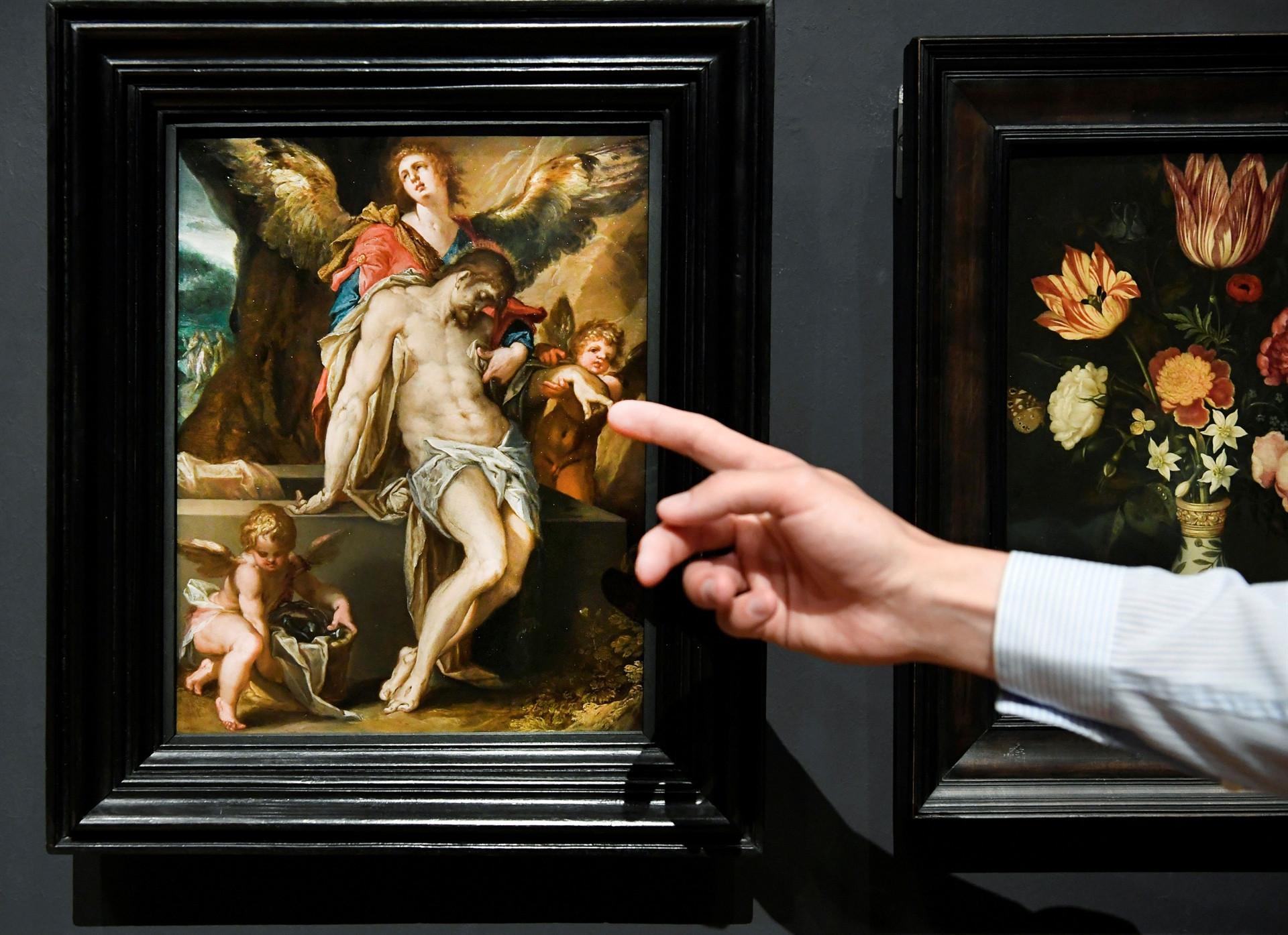 In COVID-19 darkness, gift of a Moment of Light to museum