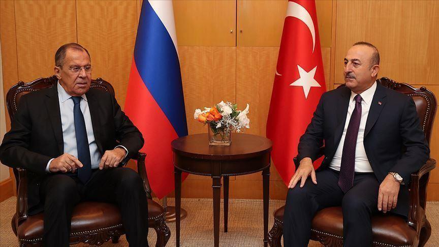 Top Turkish, Russian diplomats discuss tourism