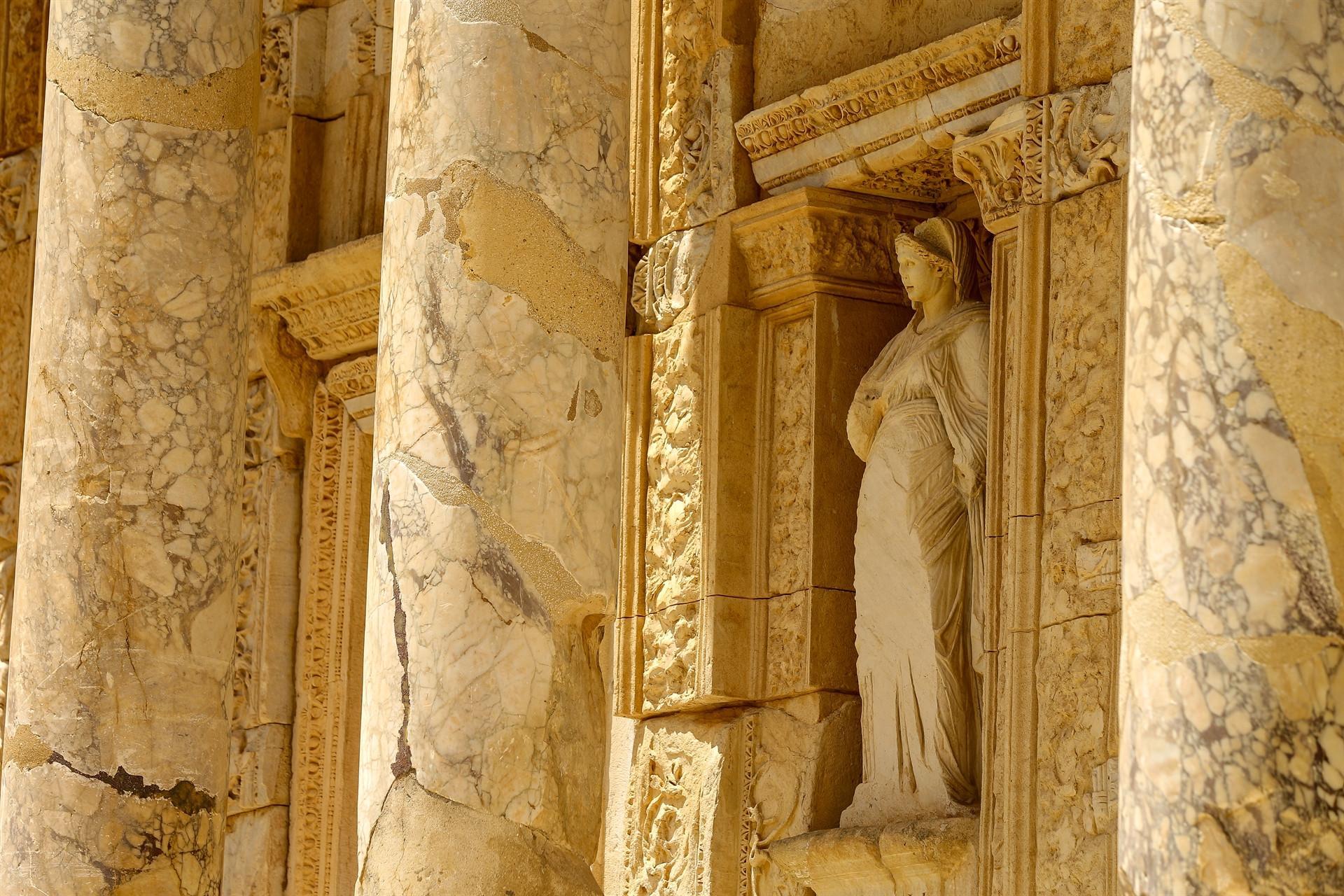 Ancient city of Ephesus limits visitor numbers