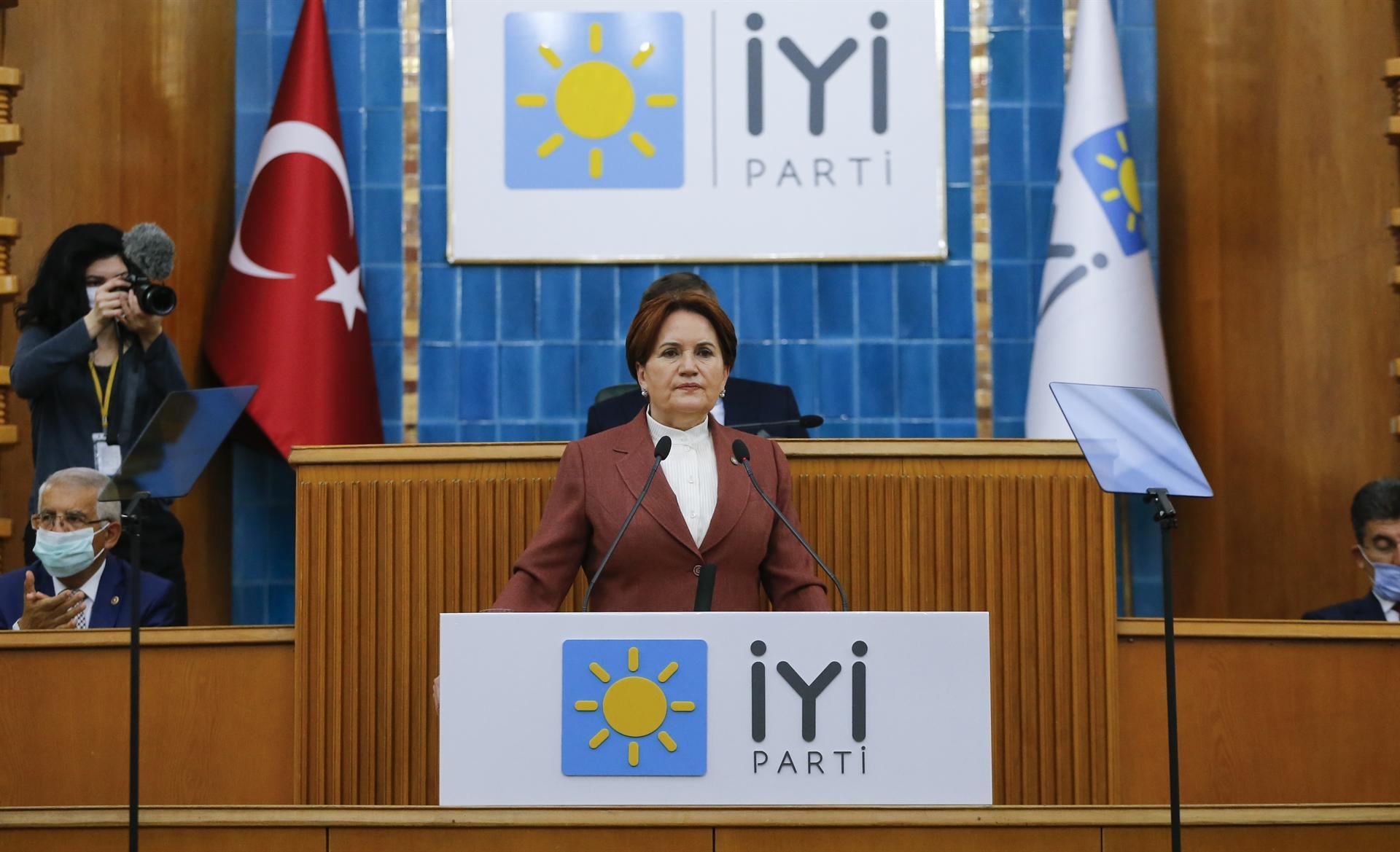 İYİ Party leader criticizes online sexual threat against wife of former HDP co-head