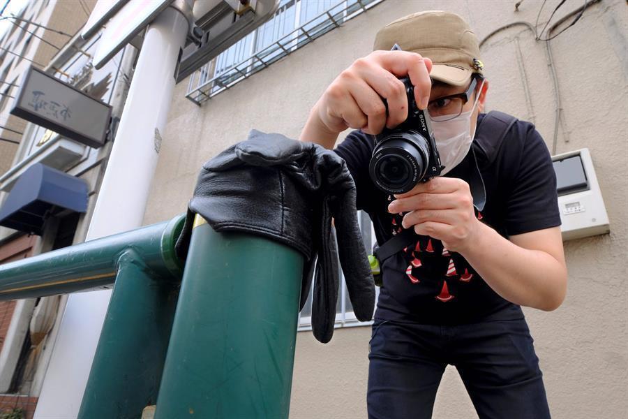 Man obsessed with lost gloves