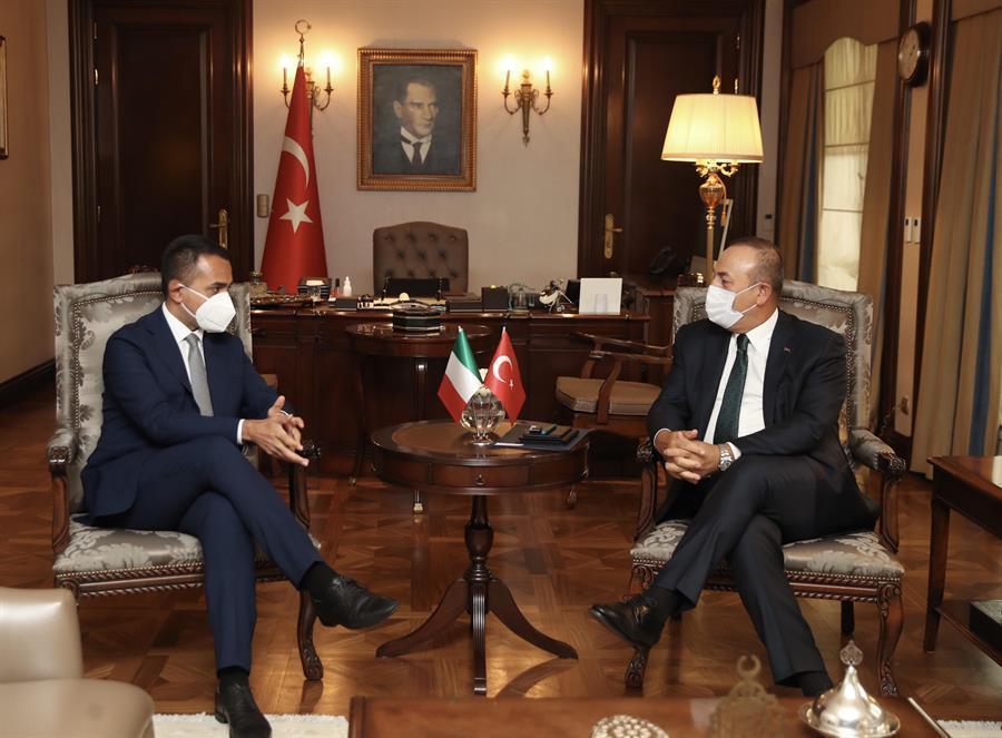Italian FM meets Turkish counterpart, underlines respect for arms embargo on Libya
