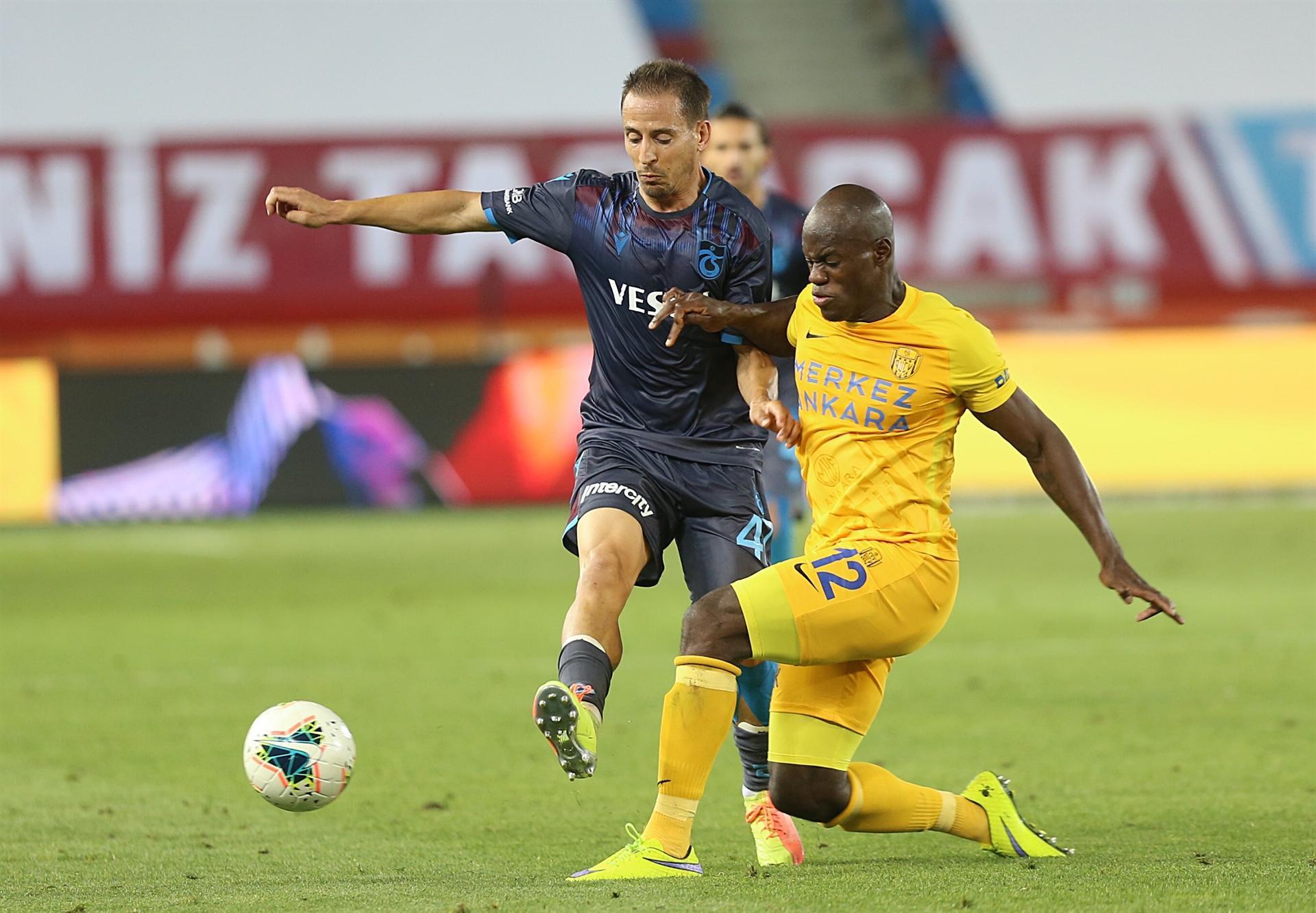 Trabzonspor risk title chance with home draw