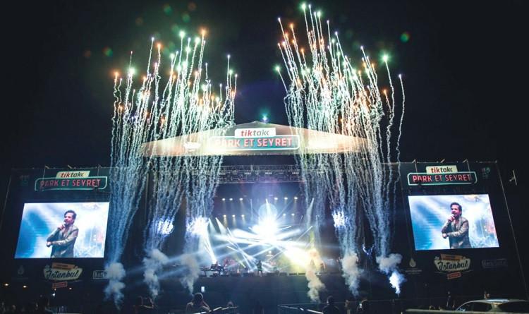 Turkey’s first drive-in concert keeps audience’s mind off pandemic
