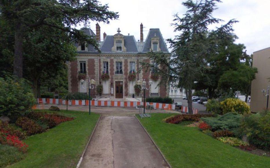 French suburb elects Turkish origin mayor