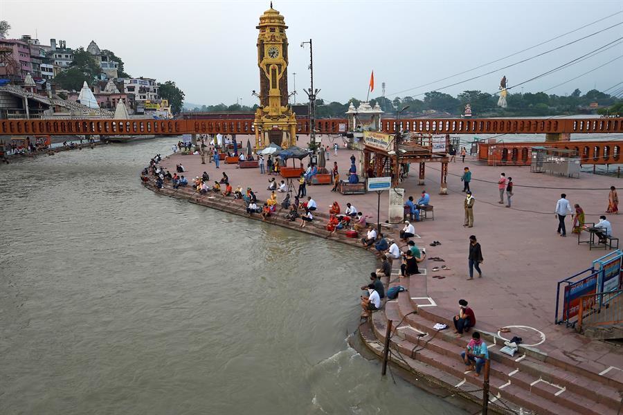 Pilgrims trickle back to Ganges as lockdown eases