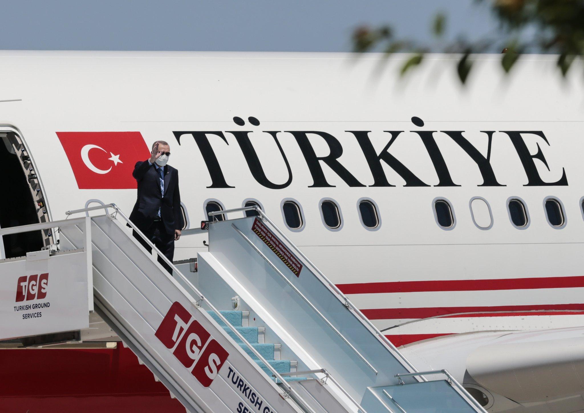 Turkish president pays first post-virus trip to Qatar