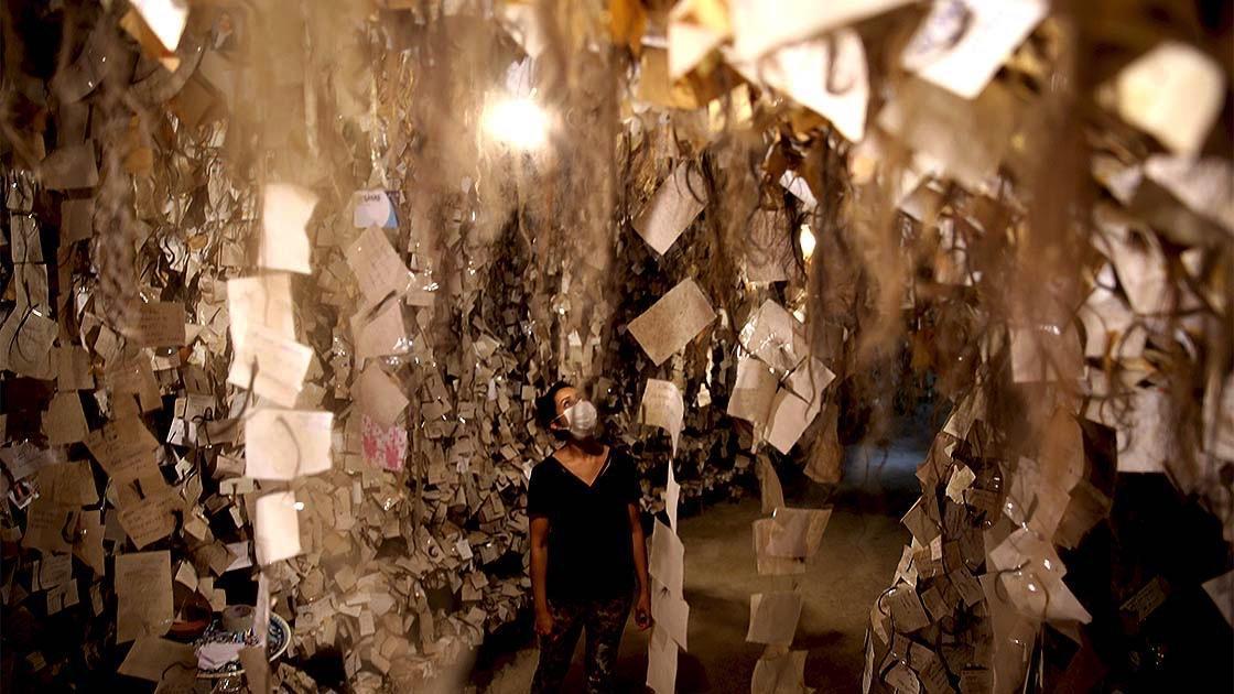 ‘Hair Museum’ exhibits thousands of hairs