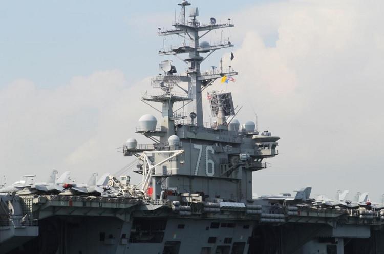 US sends carriers to S China Sea during Chinese drills
