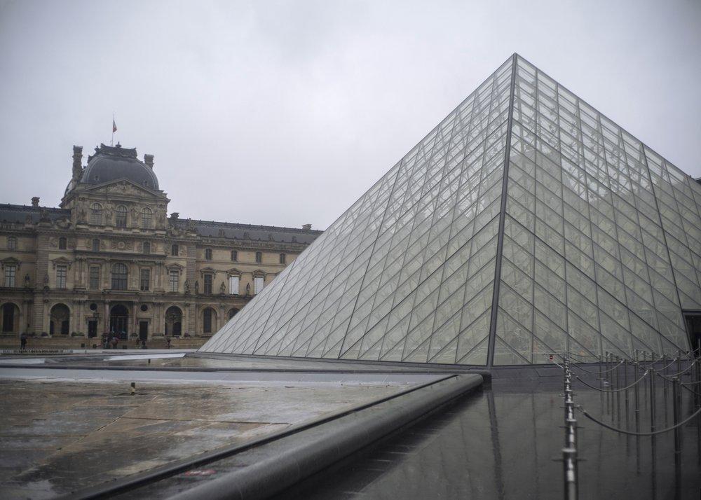Louvre museum reopens after 16-week virus shutdown