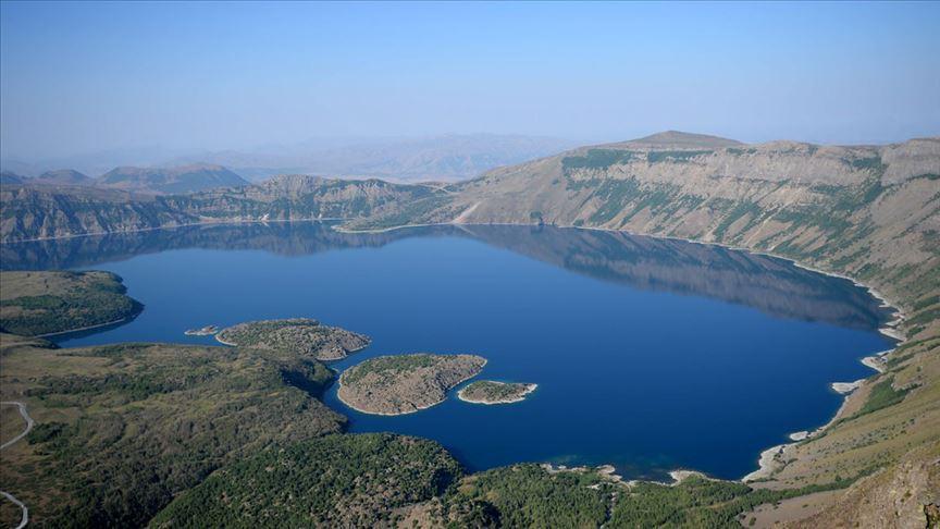 Famous crater lake in Turkey’s east open to visitors